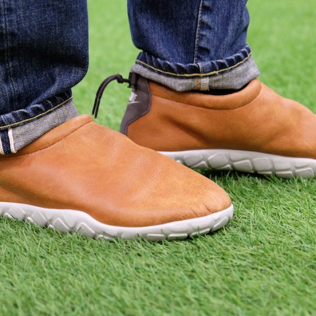 靴 NIKE AIR MOC BOMBER Nike Air Moc Bomber - Releases