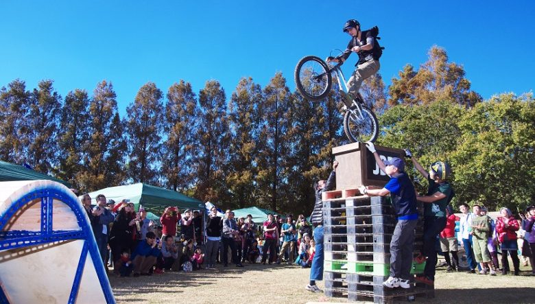 大人も子どもも楽しめる自転車運動会「秋ヶ瀬の森バイクロア」が週末開催！