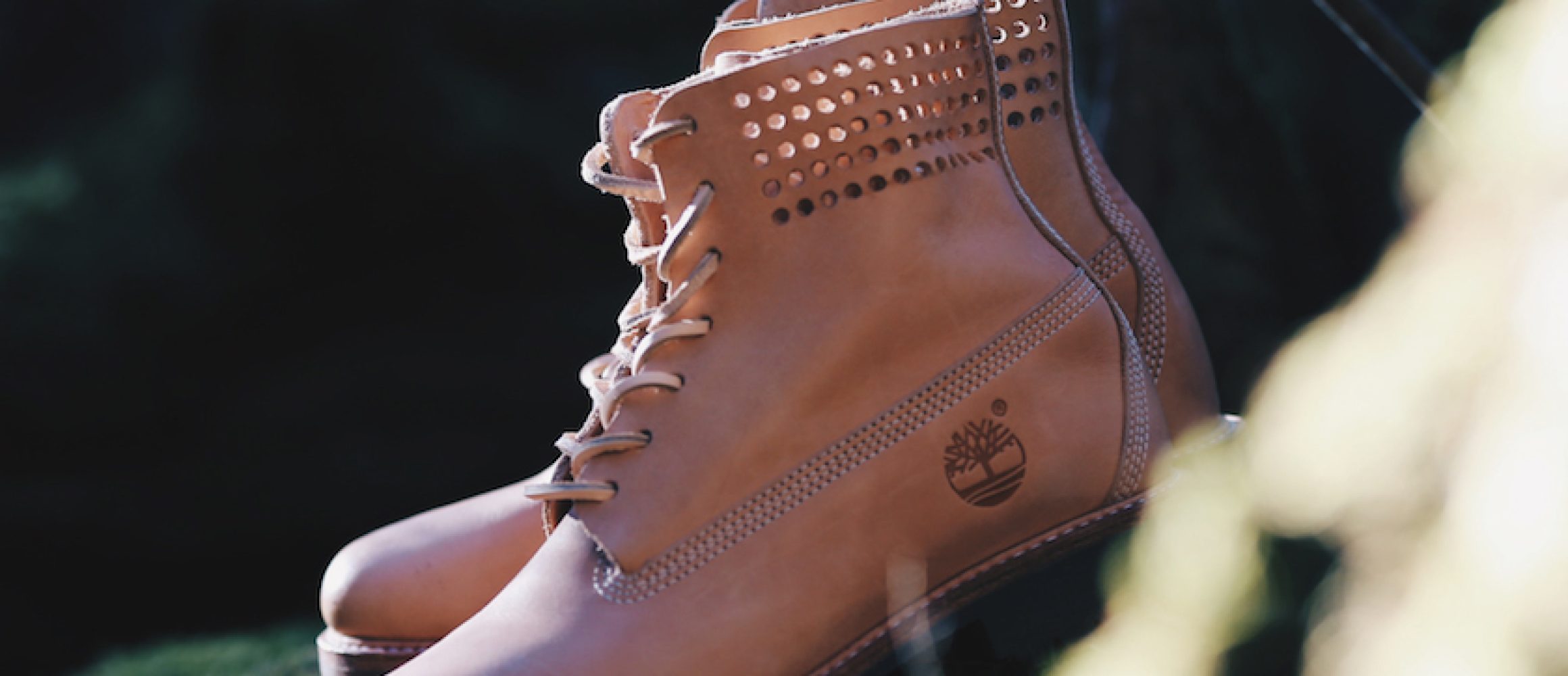 ヌメ革アッパーにパンチング意匠で、ひと味もふた味も違うSHIPS JET