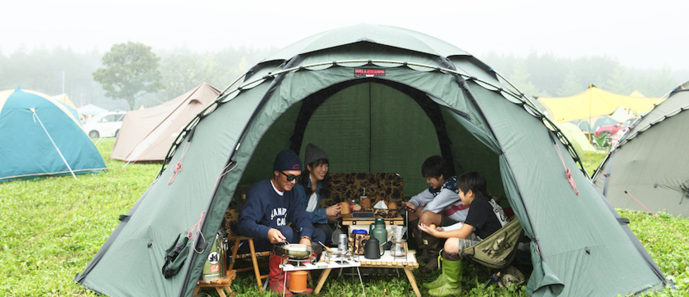 ドーム型テントで広々涼しく。この夏は快適なキャンプを楽しもう