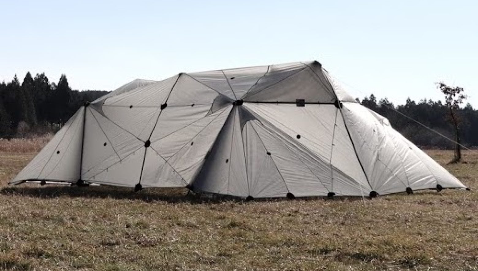 好きな形に建てられるテント!? 気鋭の国産ブランド「FIELD RECORD