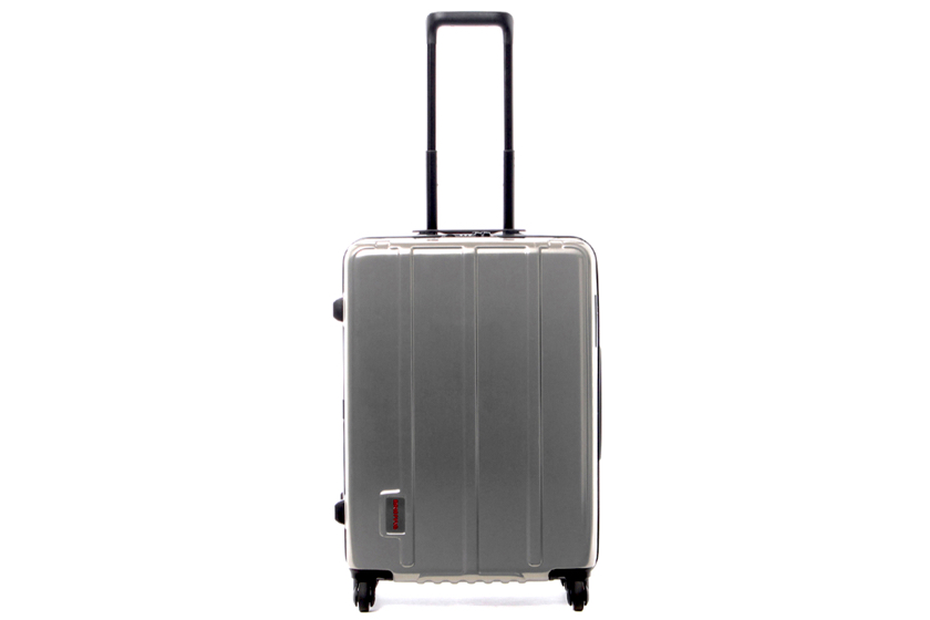 ブリーフィング20周年を記念した、高級感あふれるメタル調スーツケース 