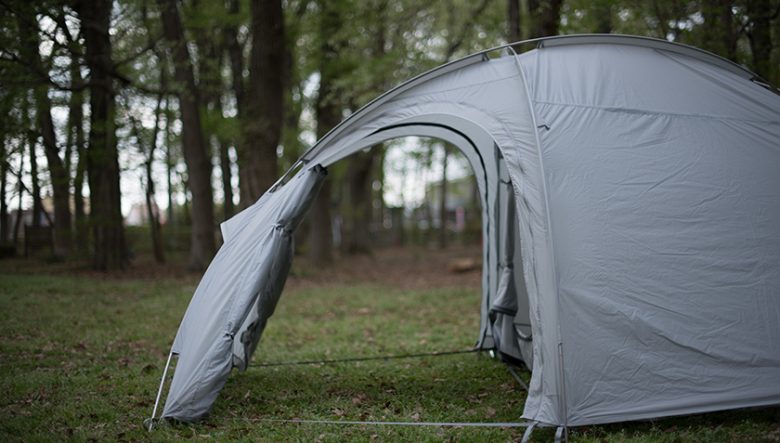 muracoの真っ黒テントが、スタイリッシュなグレーカラーに変身。