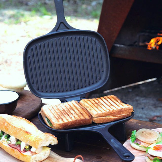 大型ホットサンドメーカーなど、キャンプ料理の楽しさを倍増させる鋳鉄 