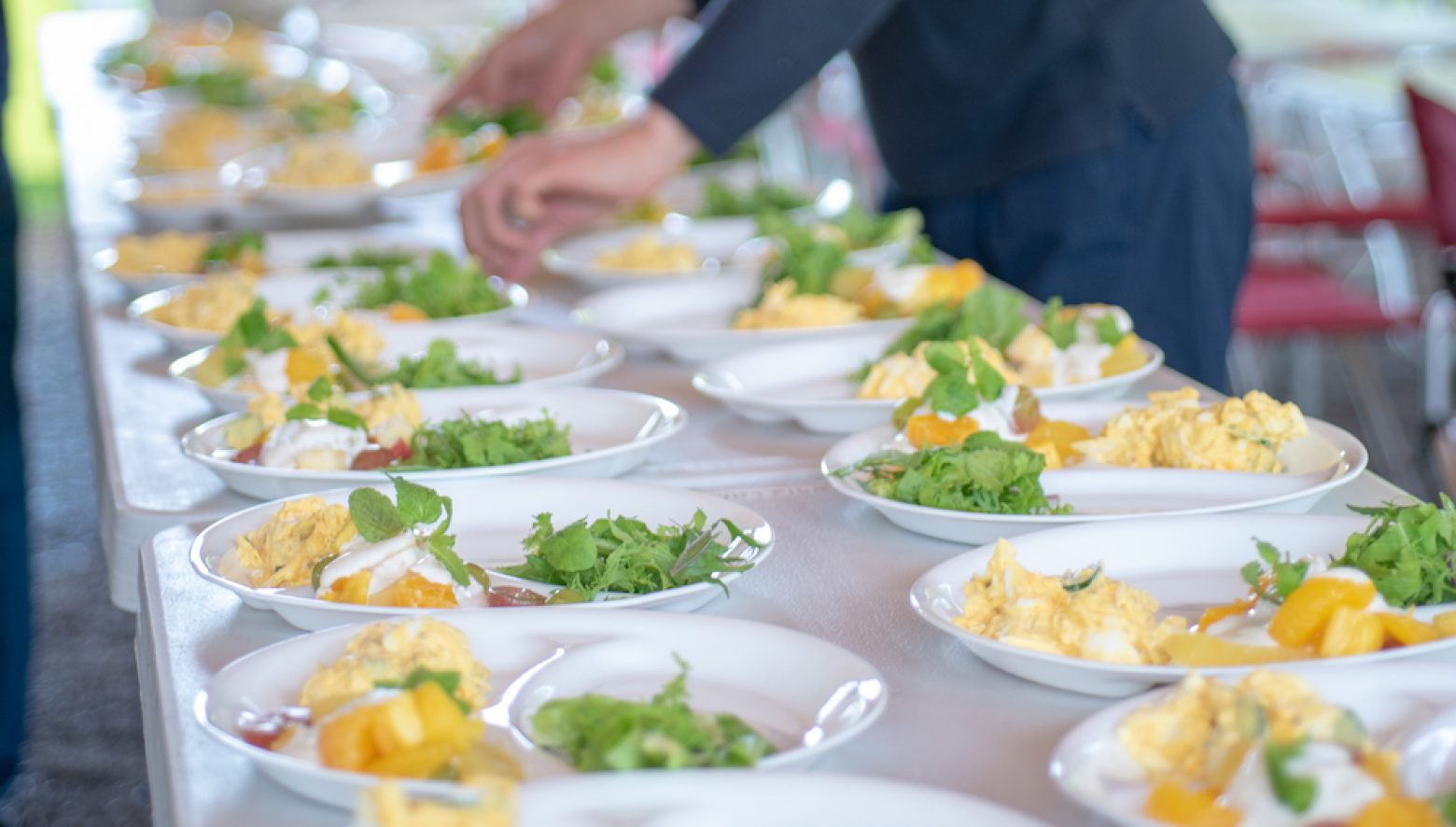 有名キャンプ場も注目の〝エコでプレミアム〟なアウトドア食器とは