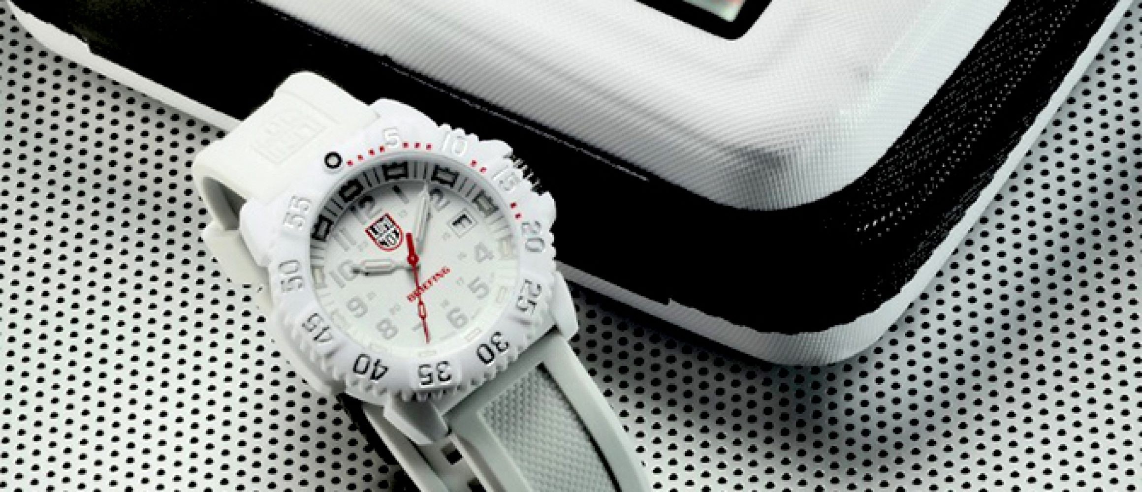 ブリーフィング時計ルミノックス　エディフィス　1stコラボ　稀少ファッション
