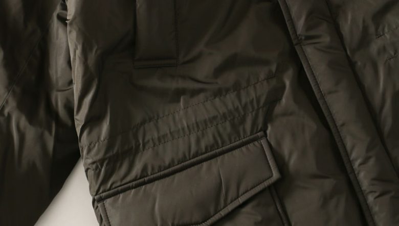 POLARTEC®と都会的デザインを融合させた、UNIVERSAL PRODUCTSの中綿ジャケット。