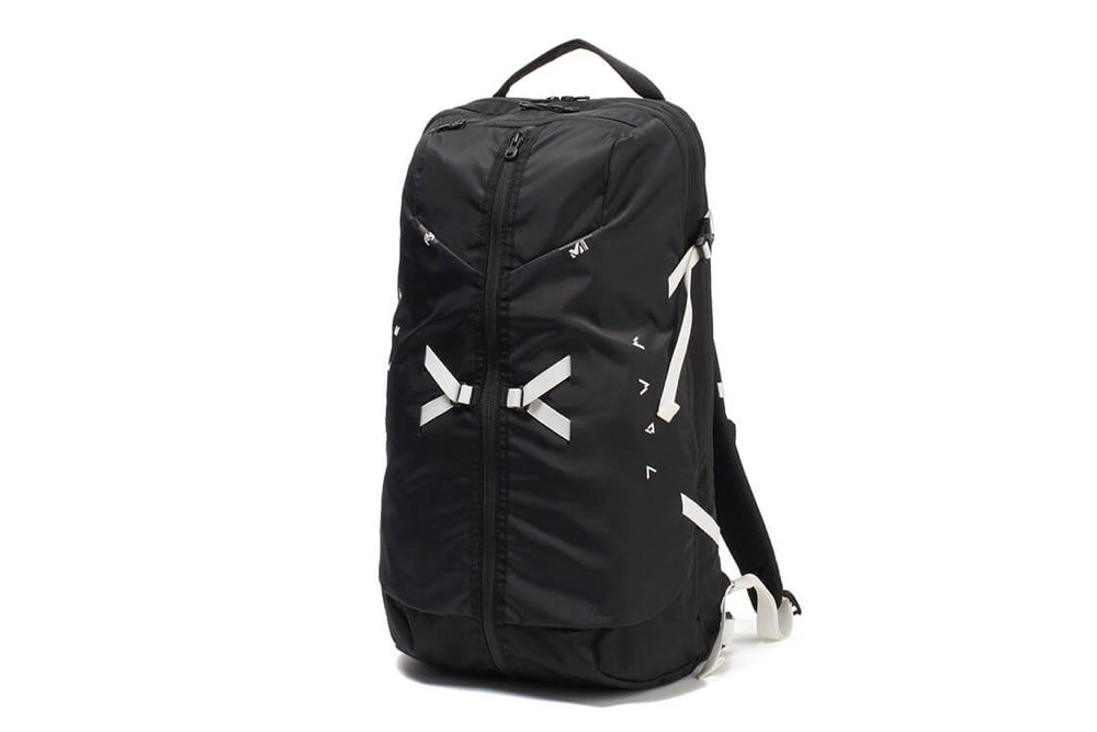 ホワイトマウンテニアリングの注目ライン「W.M.B.C.」が、ミレーと初