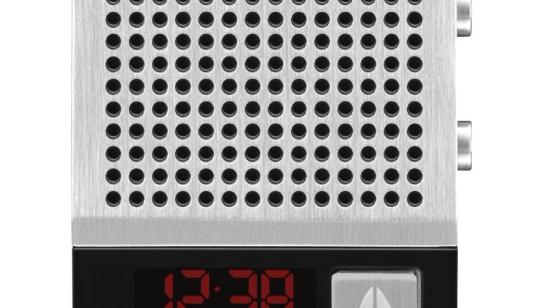 ユニークな音声機能を備えた、ニクソンの「喋る時計」が復刻。