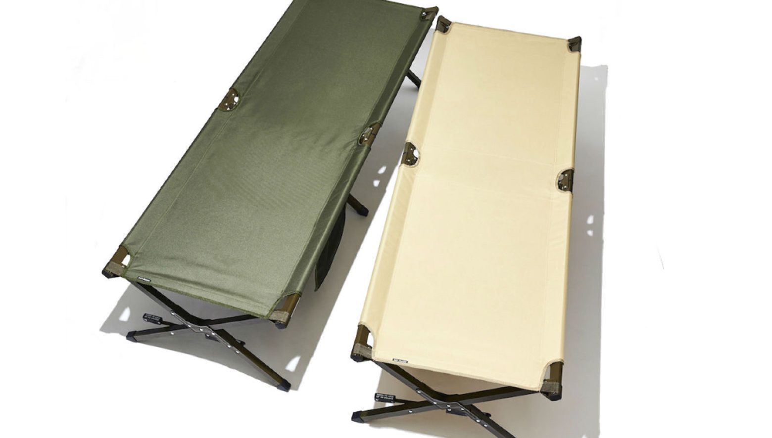 足で踏むだけのイージー設営、しかも高コスパなアウトプットライフの