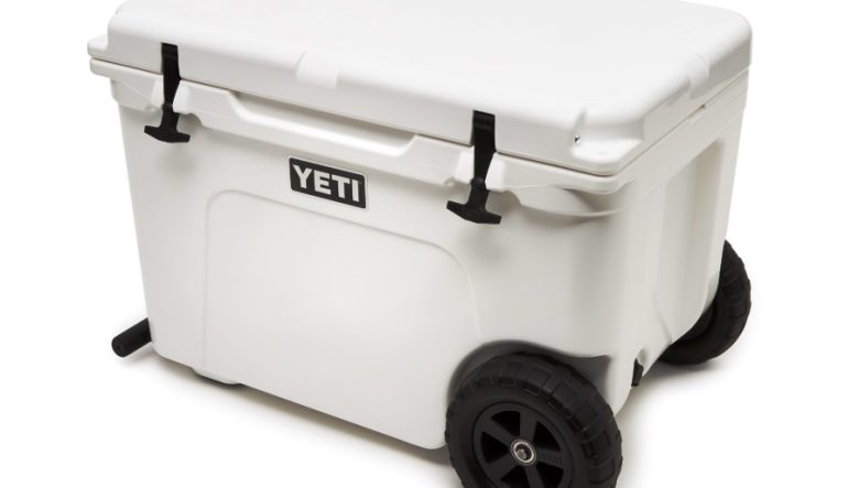 YETIのタンドラシリーズ最新作は、ホイール付きで持ち運びラクラク！