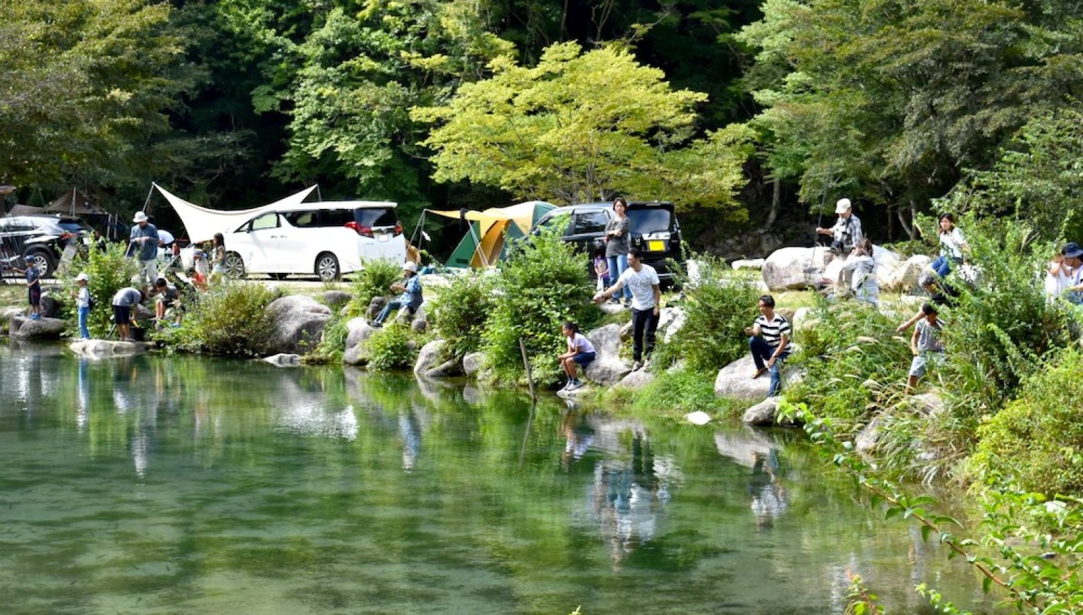 河畔や森林など700サイト！神奈川・足柄の巨大オートキャンプ場