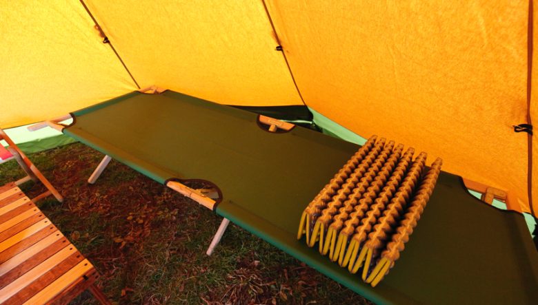 コンパクトサイズのテントを使った、熟れ感満載のレイアウト。-GO OUT CAMP 冬 2019-