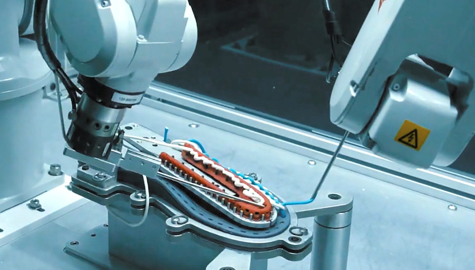 haru キーンのシューズ製造ロボットが原宿に出現!! UNEEK最新作が