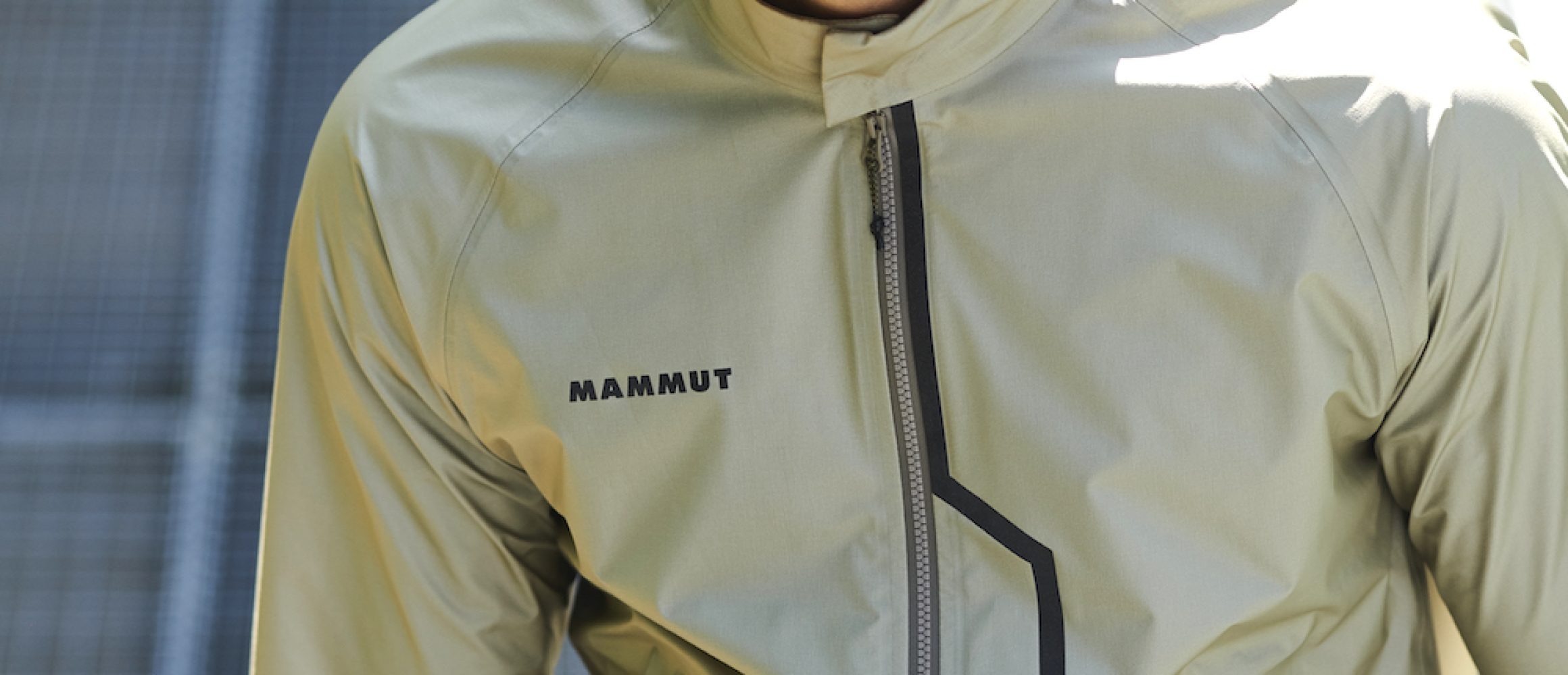 マムートのアーバンラインから新作GORE-TEXシェル。スカイツリーの名を