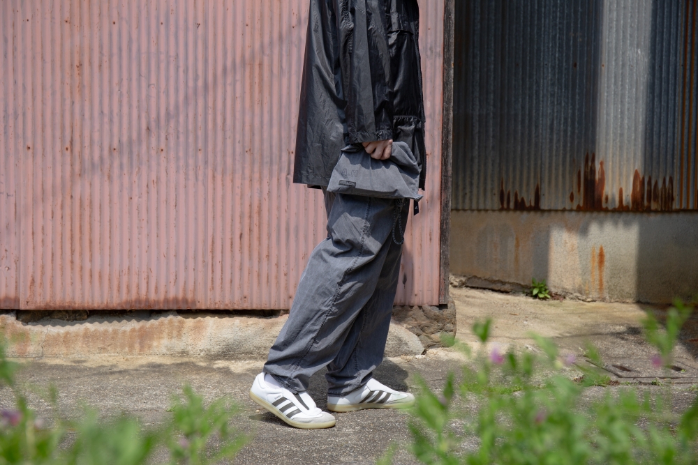 注目の新鋭STONEMASTERによる長谷川昭雄とのコラボ作。都会派クライミングパンツに話題沸騰！ | アウトドアファッションのGO OUT