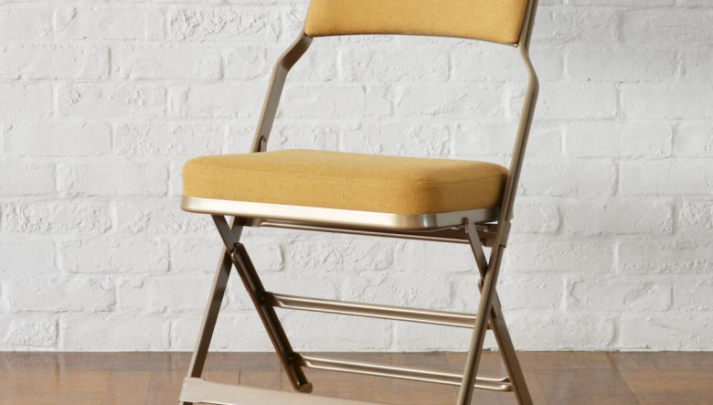 いわば極上のパイプ椅子。フレーム&クッションにこだわった、PFSの芸術的折り畳みチェア。