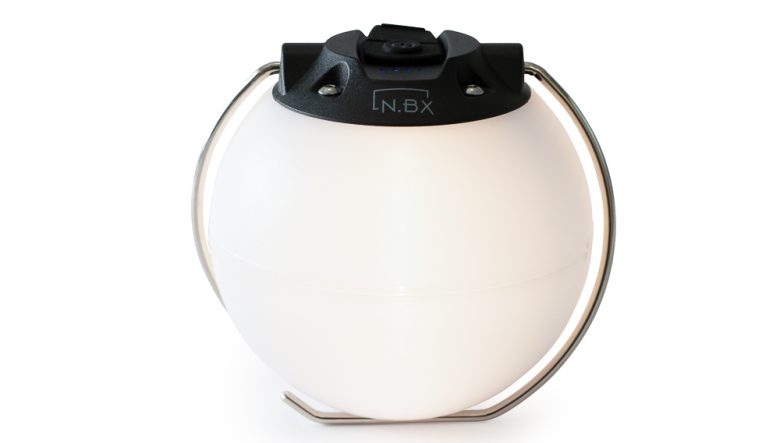 設置方法が無限大の球体LEDライト。新進気鋭のノーボックスが放つアイデア作。
