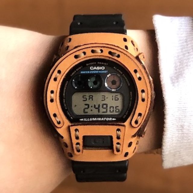 Gショックをドレスアップできる、ハンドメイドのレザーケースが面白い