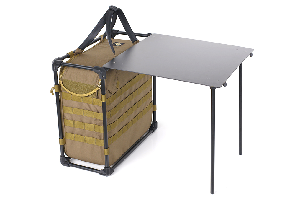 ヘリノックス アウトドアテーブル バッグから瞬時にテーブルが出現⁉︎ ヘリノックスが新たに提案する、男