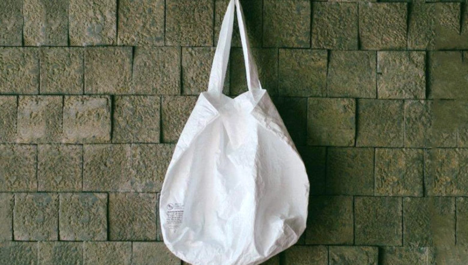 P.F.S.のタイベック採用トートは、タップリ入って丈夫で防水。日常全般