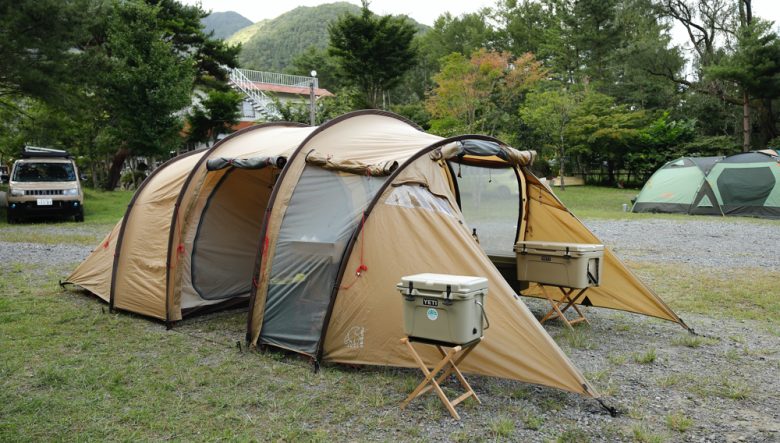 テントは家族で広く使ええる6人用サイズを、オークションで購入した。