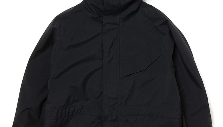 HIKER HOODED JACKET NYLON WEATHER WITH GORE-TEX® 3L　¥98780 