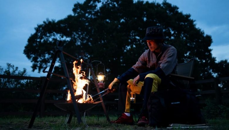 コロンビアがあのキャンプ芸人とコラボ！料理や焚き火に便利な機能ウエアが完成。