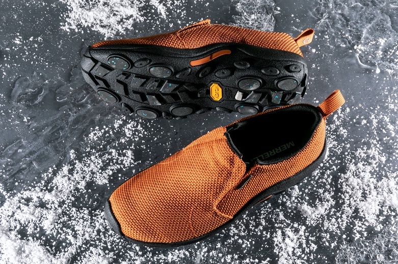 メレルの凍結路面対応ジャングルモックが、防水機能を備えてパワー