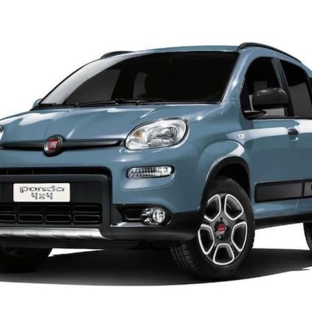 人気のフィアット・パンダに、MT+4WDの限定車「Panda Street 4×4」が