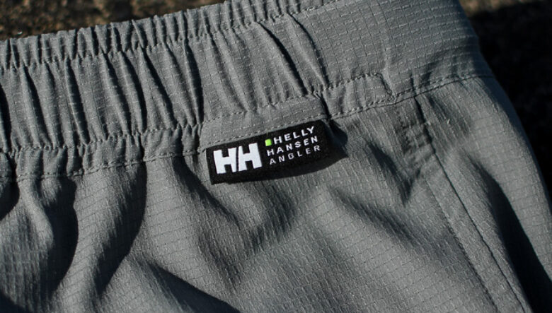 ヘリーハンセンのアングラーラインから、小ワザ満載の新作フィッシングシャツ＆パンツ。