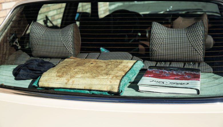 車内インテリアを飾る本などにもセンスあり。