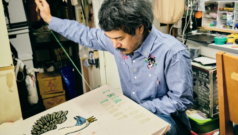 チャムスとアーティスト高木耕一郎による、刺繍で魅せる春のコラボブルゾン。