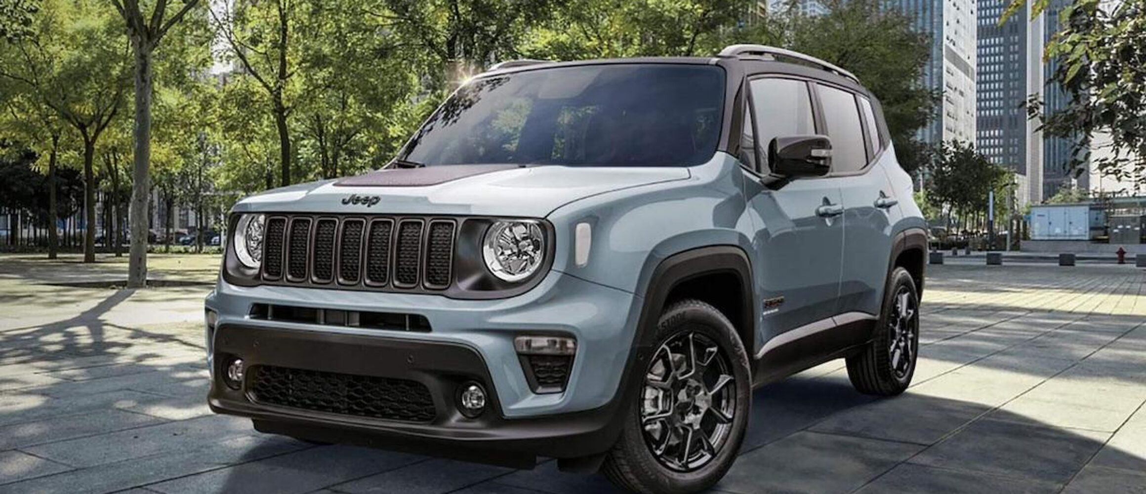 ジープの末っ子「レネゲード」に澄んだ水色の海を彷彿とさせるカラーの