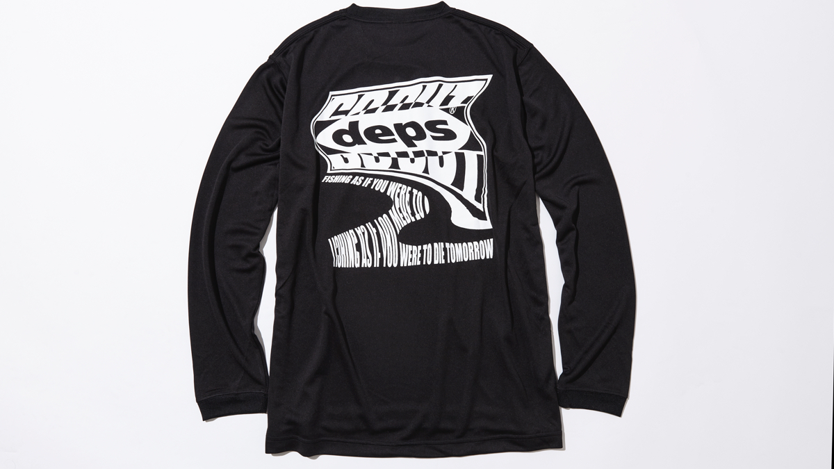 少しゆる目のシルエットと迫力あるプリントを一つに。街にも