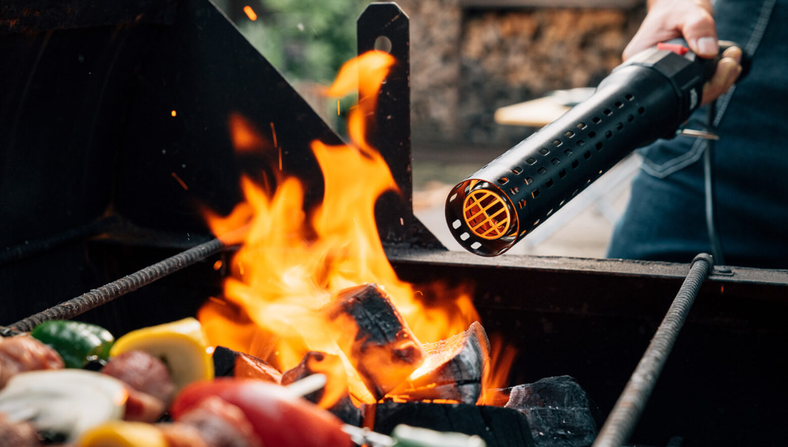 秘密は600℃の熱風!? 火も燃料も不要な、THE IRON FIELD GEARの画期的な