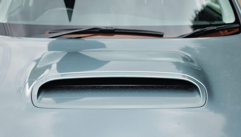 ターボを象徴するエアダクト。