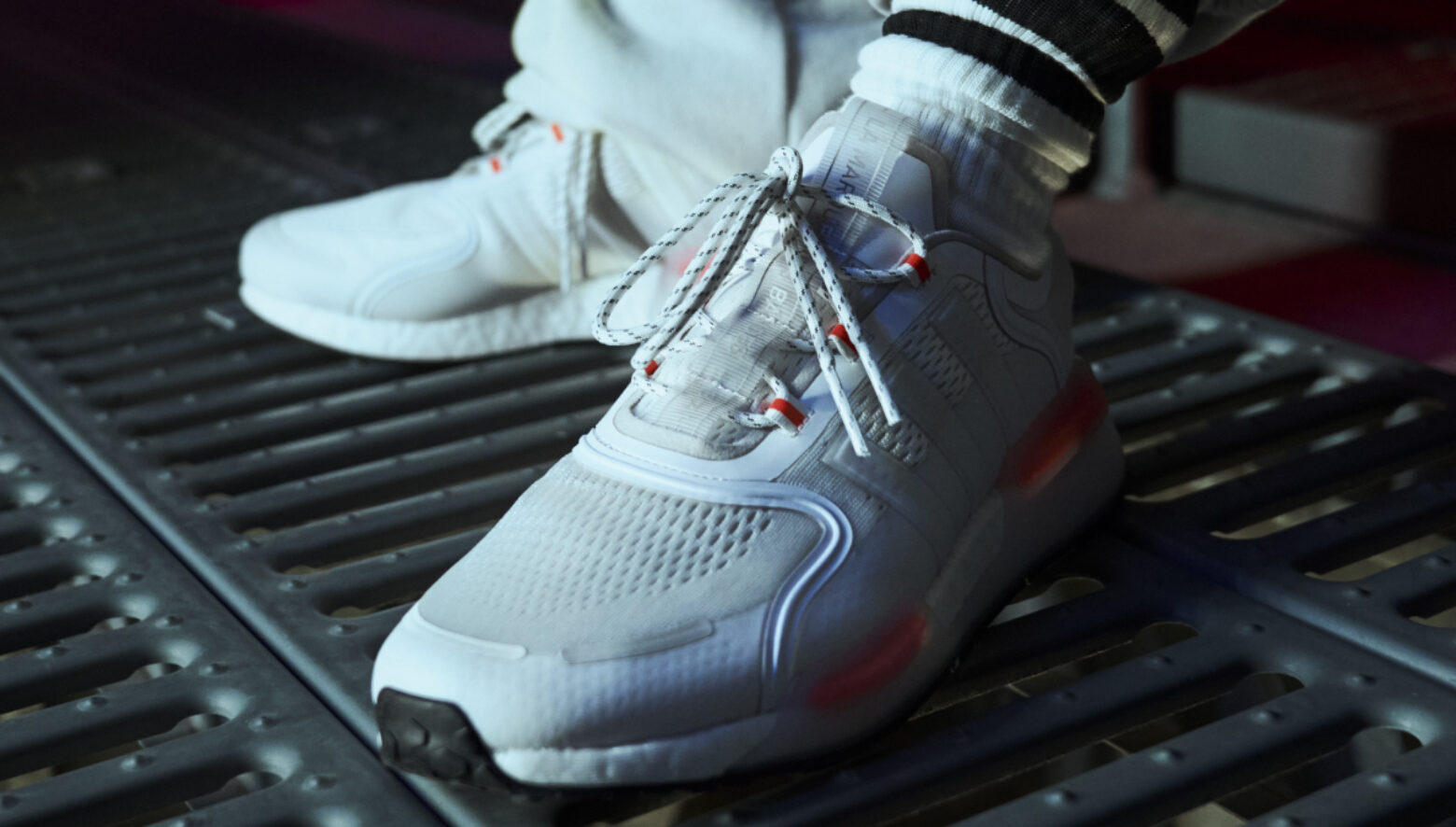 アディダス オリジナルスの新しい顔になるべく、傑作スニーカー