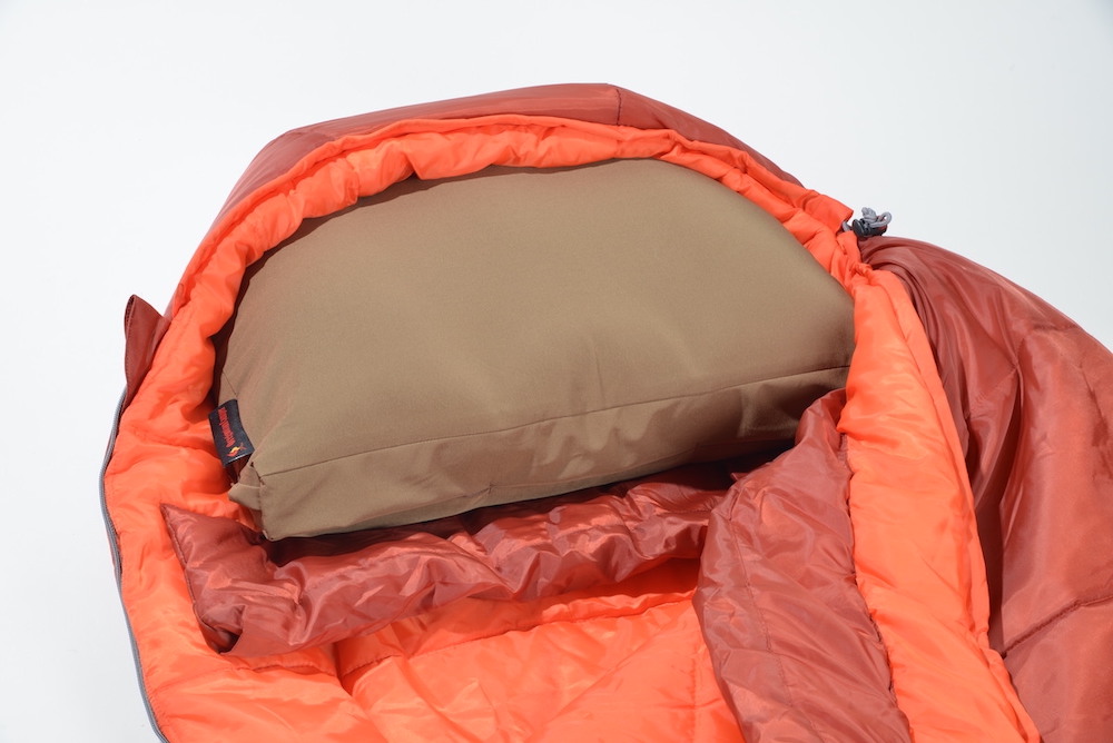 まるでオーダーメイド品！ 高さや硬さを自由自在に調整できるキャンプ用枕が登場。