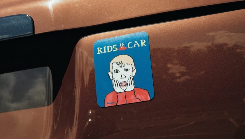 キッズインカーのマグネットはテンプラサイクルで入手。