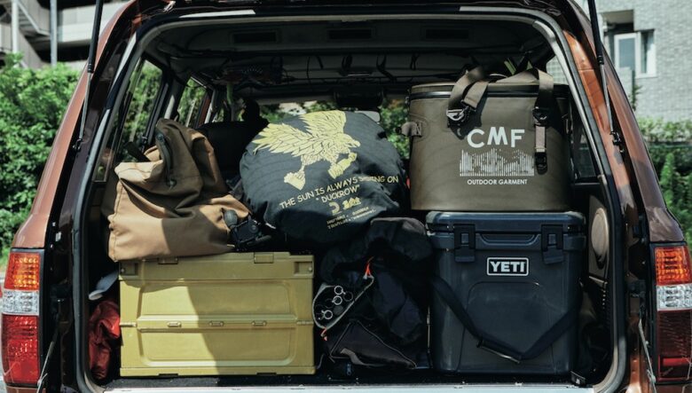 ラゲッジにはギアが満載。