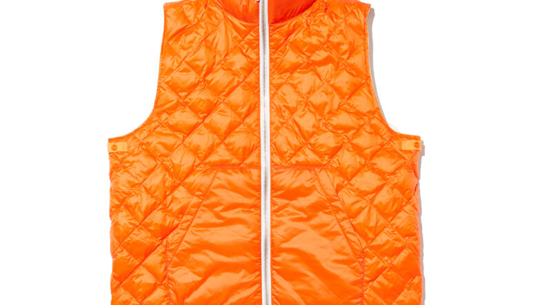 ディガウェル × F/CE.から、エコでポップな主役級ジャケットがお目見え。冬コーデの幅広げるセパレート仕様。