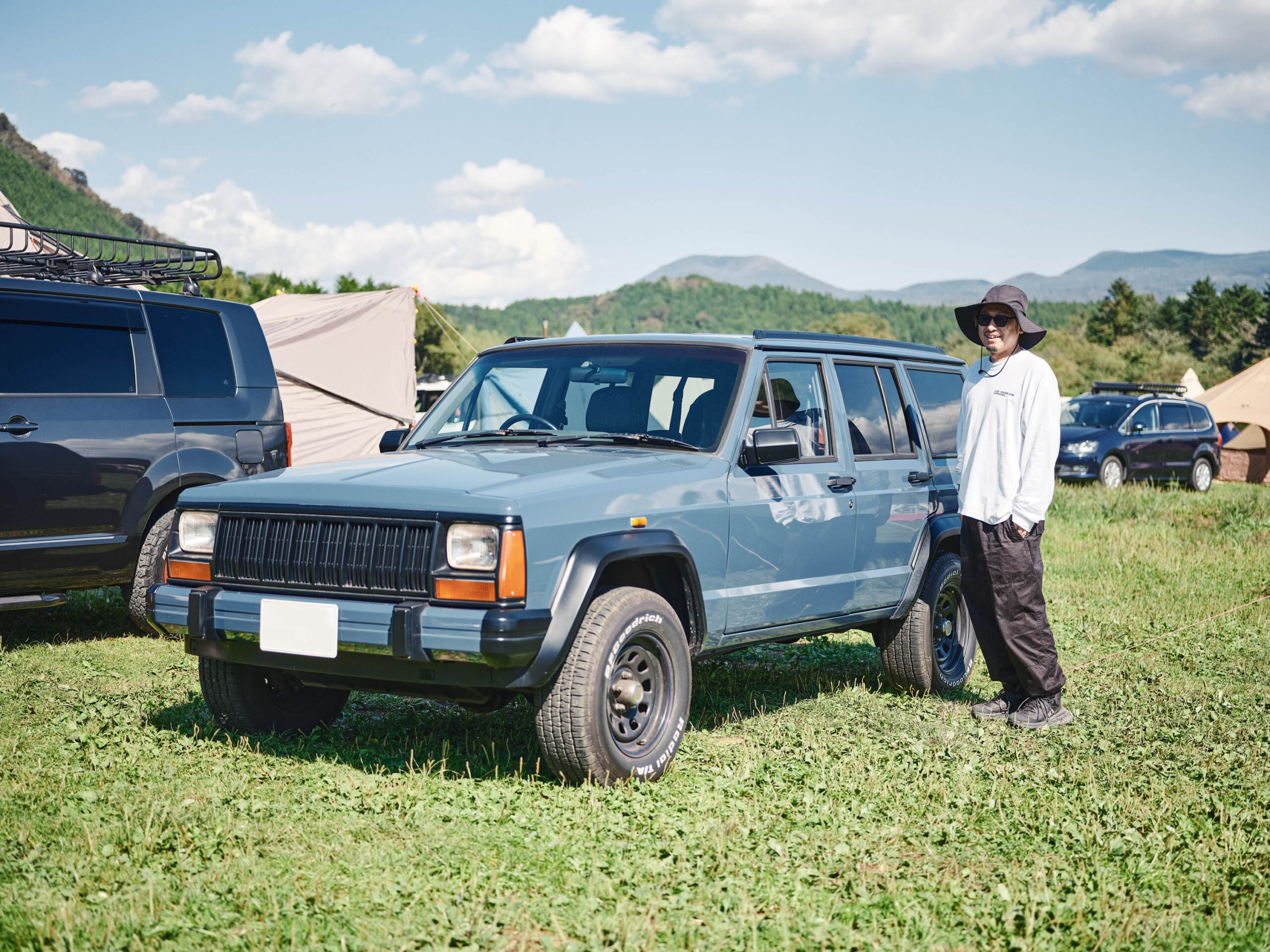 94 JEEP CHEROKEE XJ】街中でもフィールドでも運転しやすいパワフル四駆。