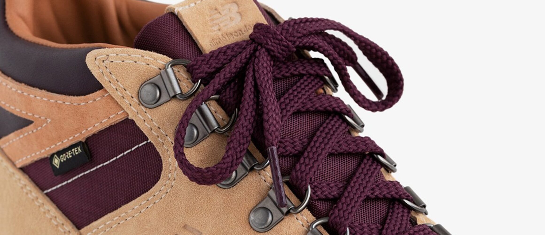 ニューバランスとエメ・レオン・ドレのコラボブーツは、アウトドア感