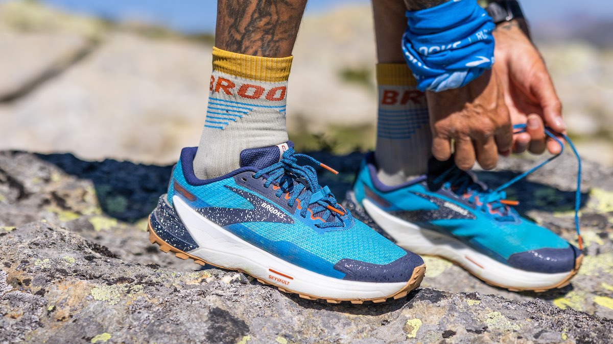 ブルックスの最新トレイルランニングシューズは、軽さと強い推進力が