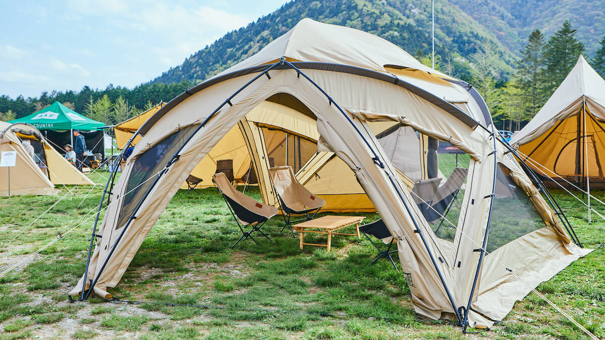 あのサバティカルから、待望の新型テントが登場。大型ドームなのに立て 