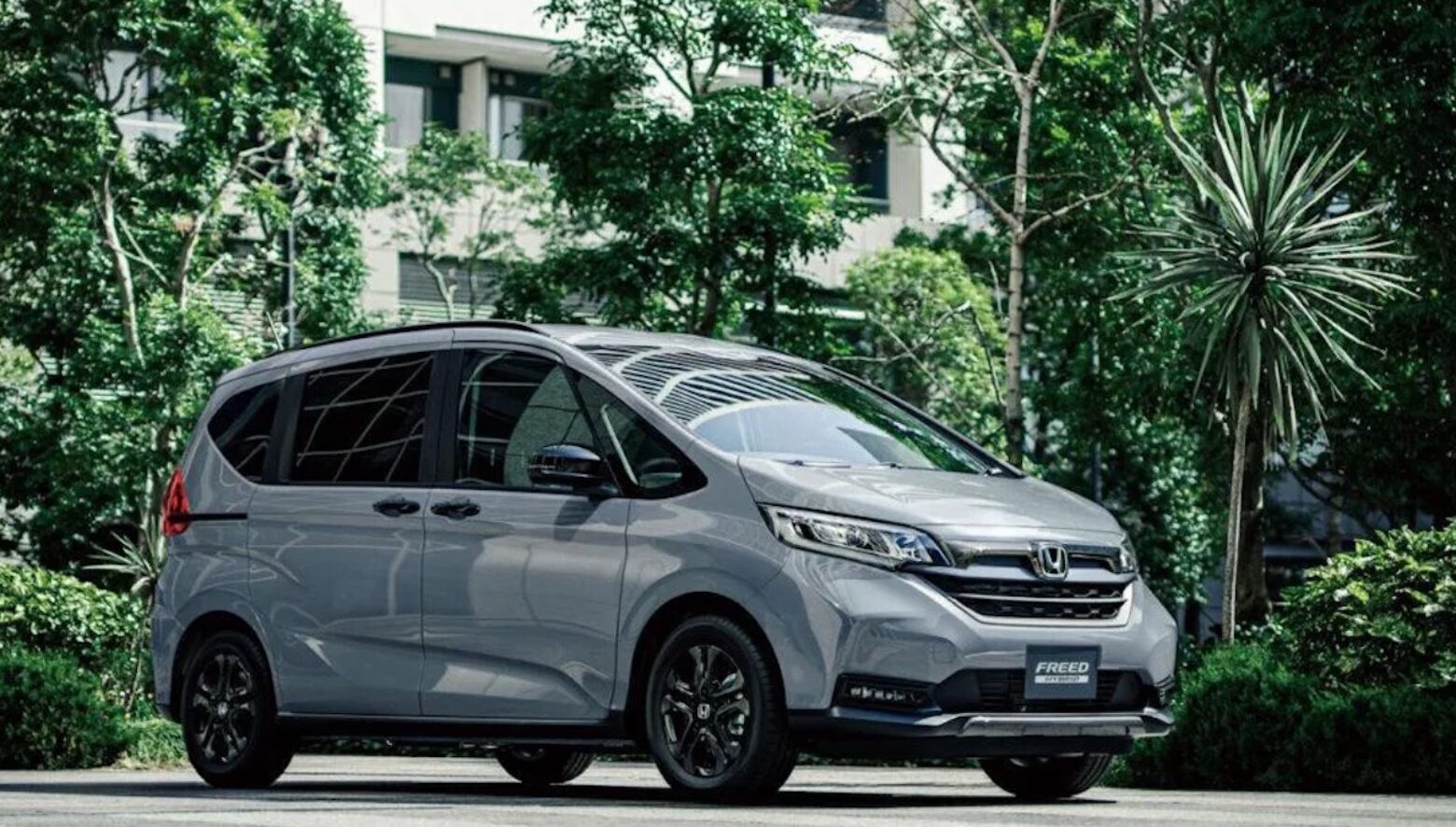 ホンダのミニバン「フリード」のクロスオーバーモデルに、特別仕様車