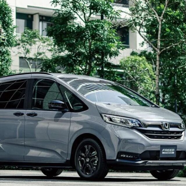 ばすけ　フリードクロスター ホンダのミニバン「フリード」のクロスオーバーモデルに、特別仕様車