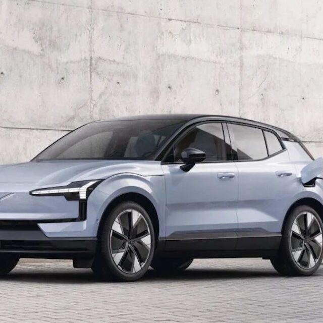 24_Volvo_EX30_exterior-1-