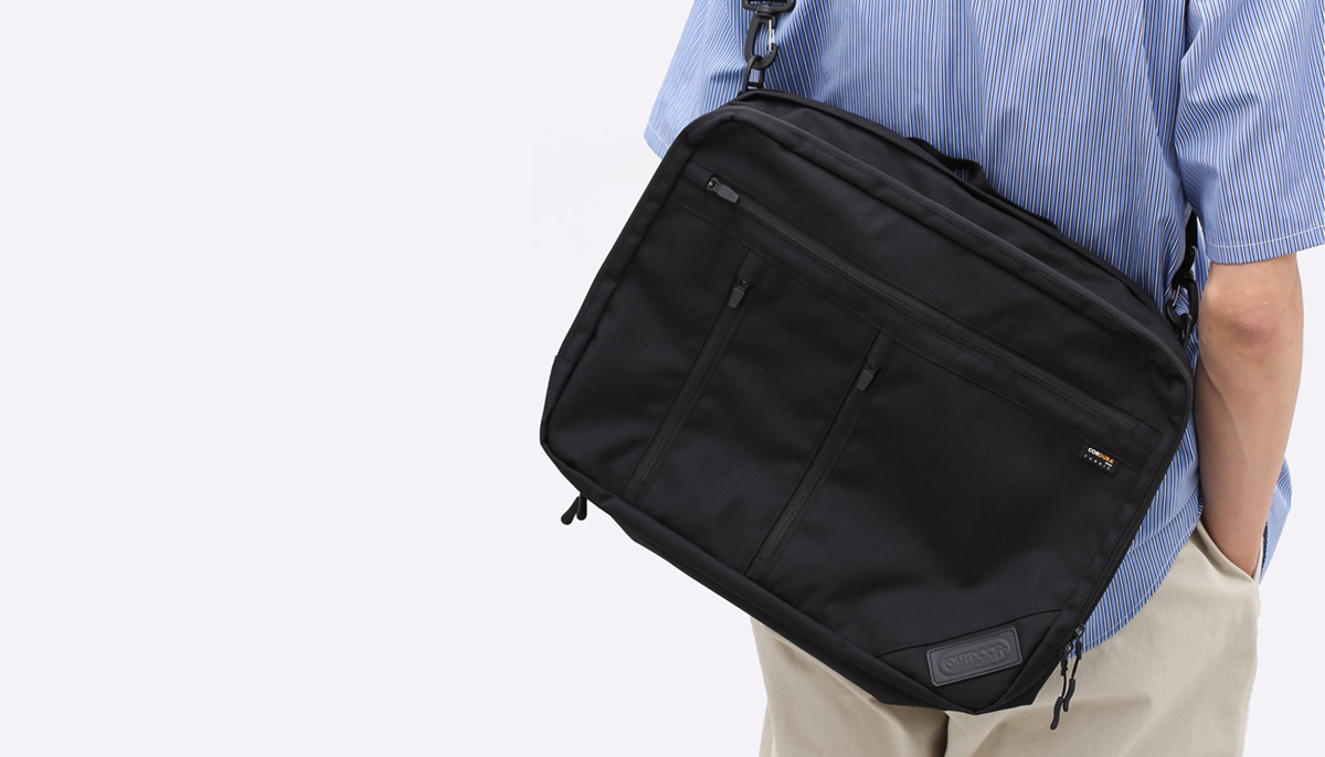 アウトドアプロダクツに新ラインが誕生。撥水＆タフな漆黒バッグ5型が